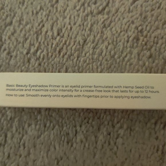 Basic Beauty Eyeshadow Primer .35 oz - Picture 2 of 3